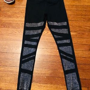 NWT Electric yoga diamond leggings size M